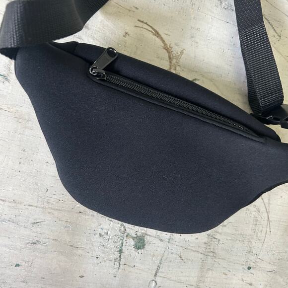 Vintage Disney world embroidered Mickey Mouse Fanny pack 90s Y2K belt bag - Picture 9 of 13